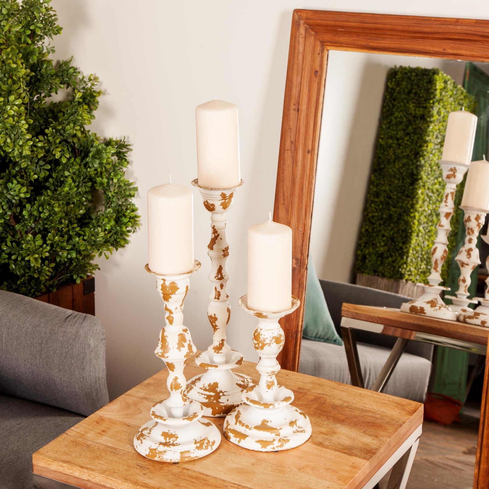 Set of 3 White Metal Candle Holder