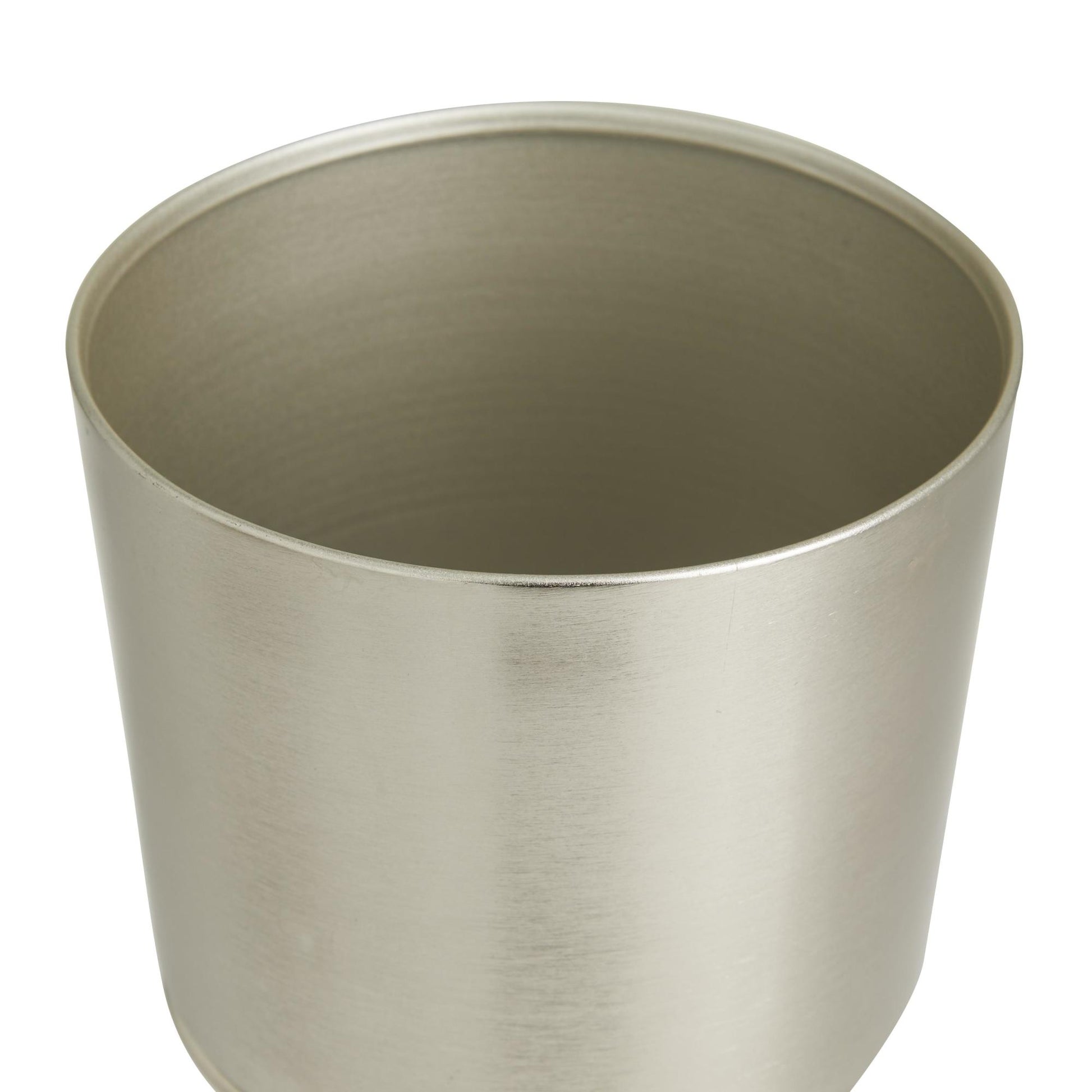 CosmoLiving by Cosmopolitan Set of 2 Silver Metal Indoor Outdoor Planter with Removable Stand