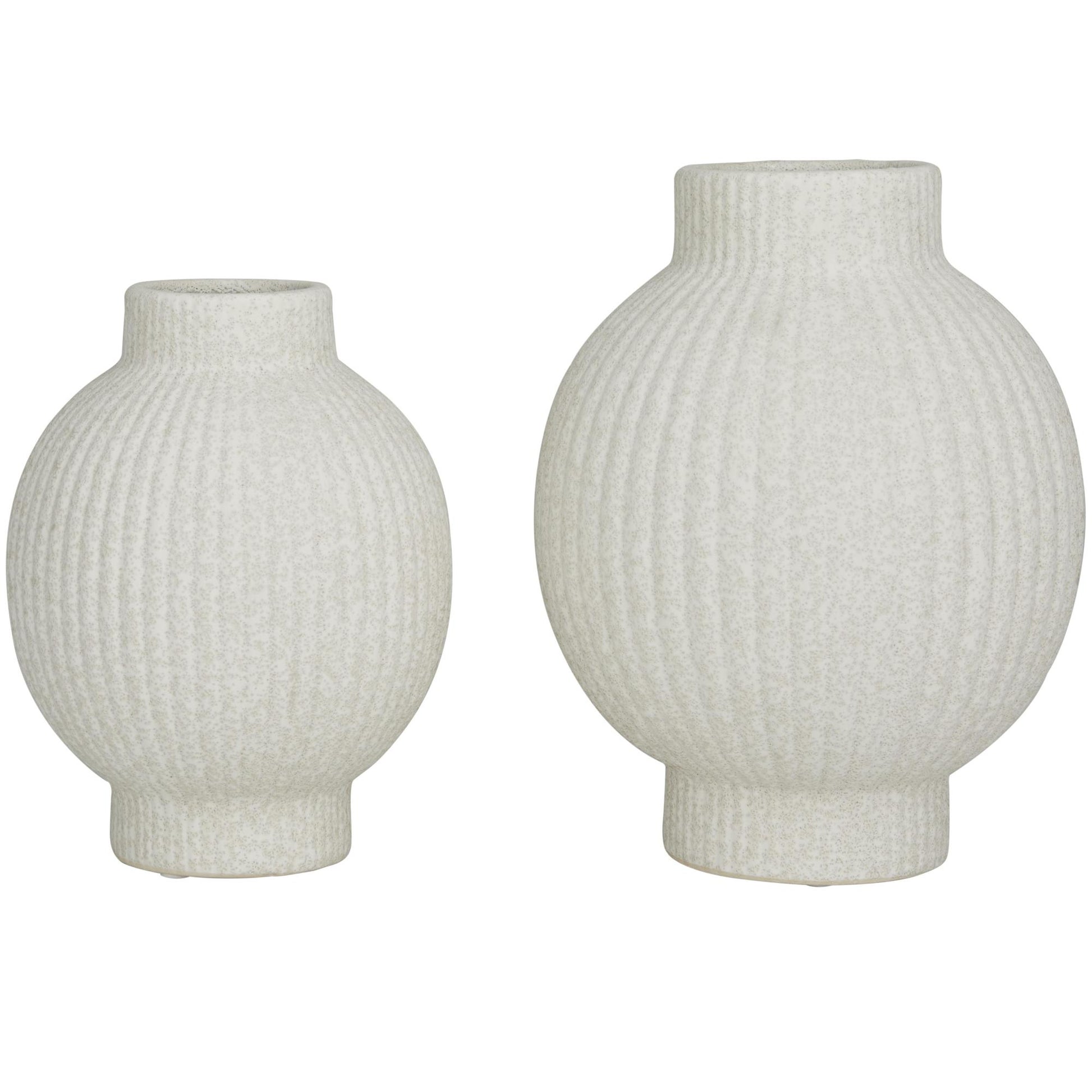 CosmoLiving by Cosmopolitan Set of 2 Ceramic Ribbed Decorative Vase