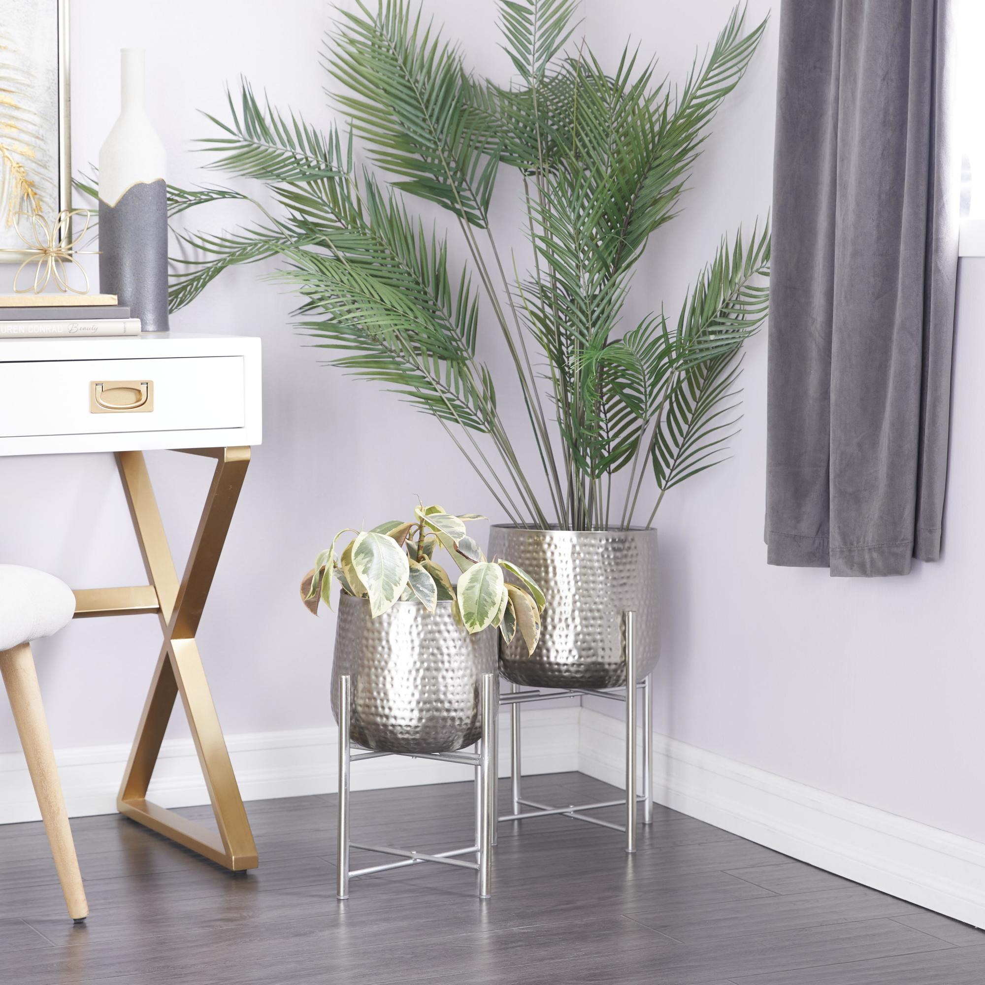 CosmoLiving by Cosmopolitan Set of 2 Metal Hammered Indoor Outdoor Planter with Removable Stand