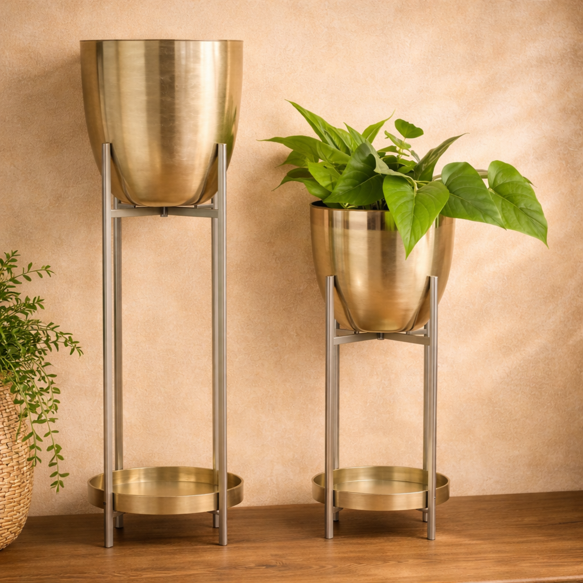 CosmoLiving by Cosmopolitan Set of 2 Metal Indoor Outdoor Planter with Removable Stand