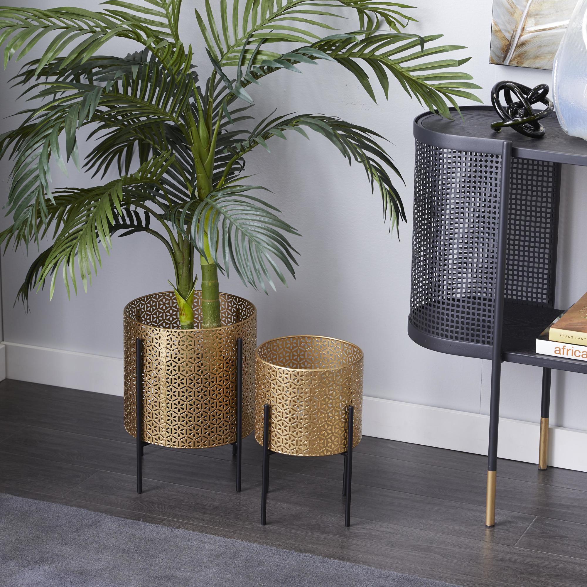 CosmoLiving by Cosmopolitan Set of 2 Floral Metal Cutout Indoor Outdoor Planter with Removable Stand