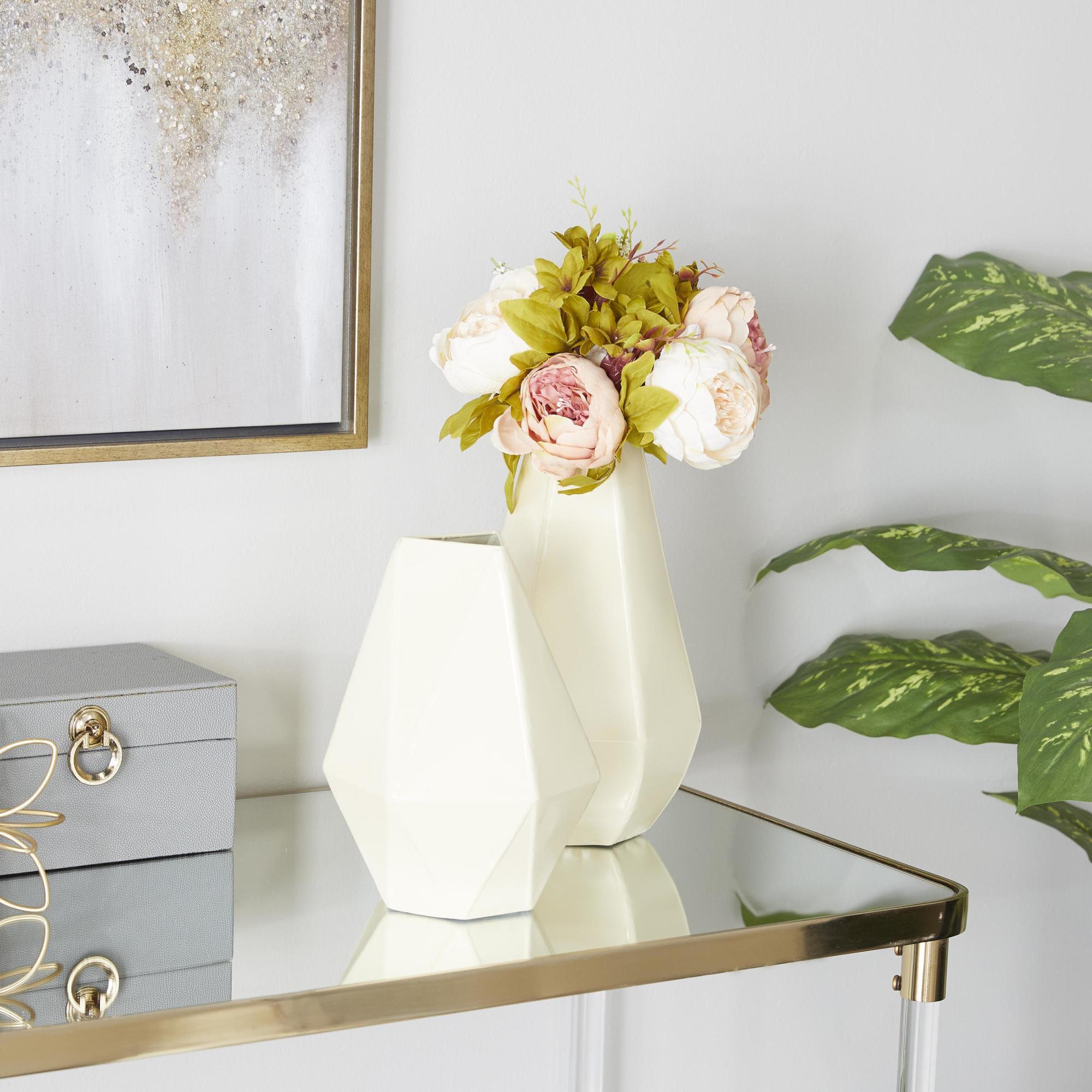 CosmoLiving by Cosmopolitan Set of 2 Geometric Metal Decorative Vase