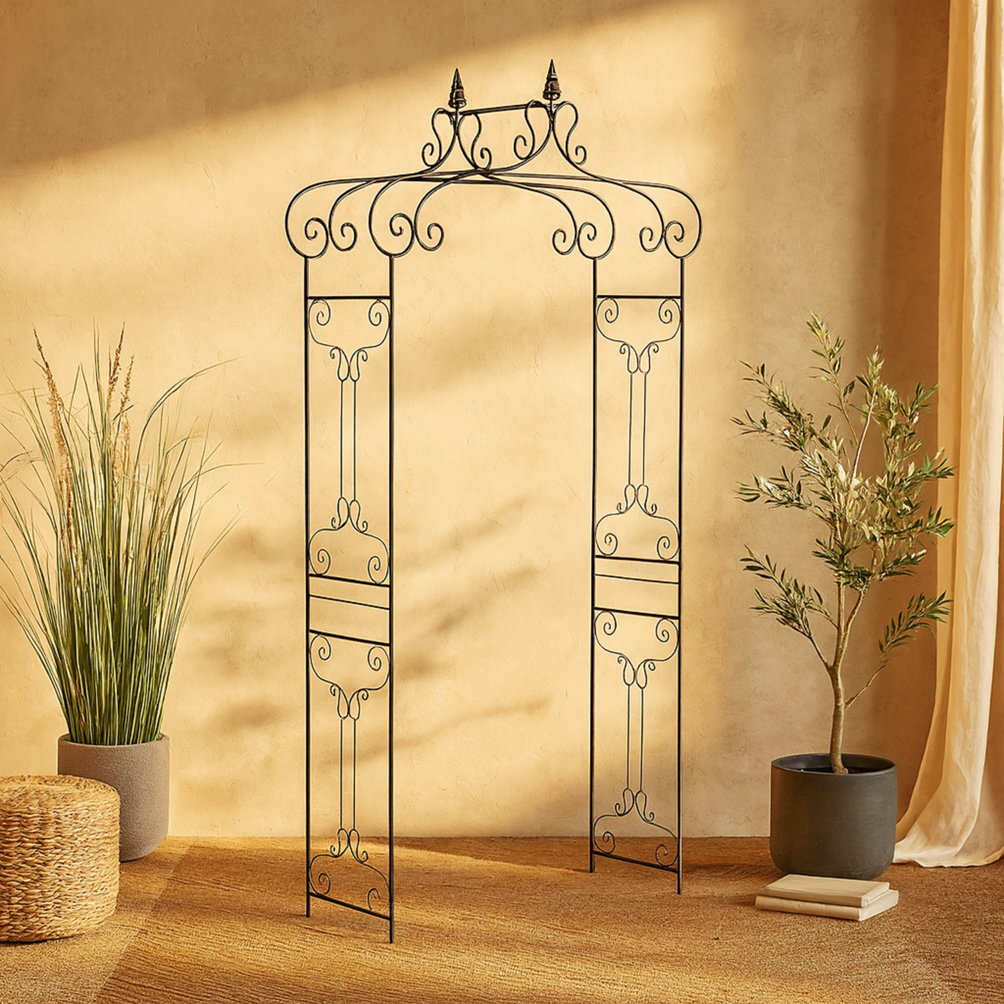 Scroll Black Metal Indoor Outdoor Arched Indoor Outdoor Garden Arbor with Finial