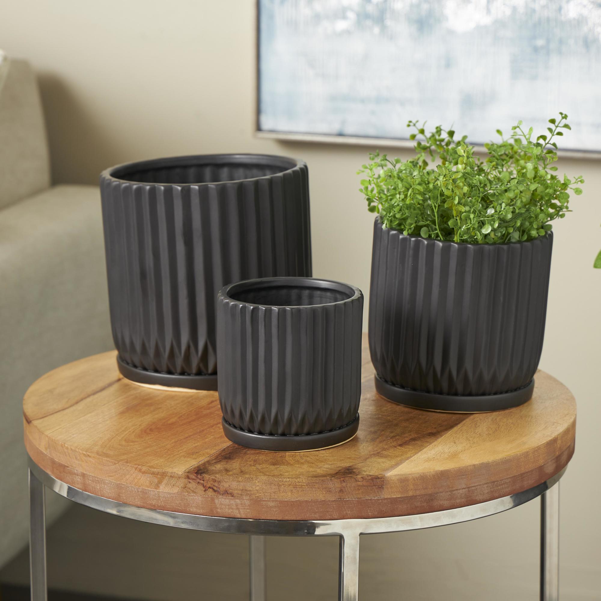 Set of 3 Ceramic Ribbed Indoor Outdoor Planter with Attached Saucer