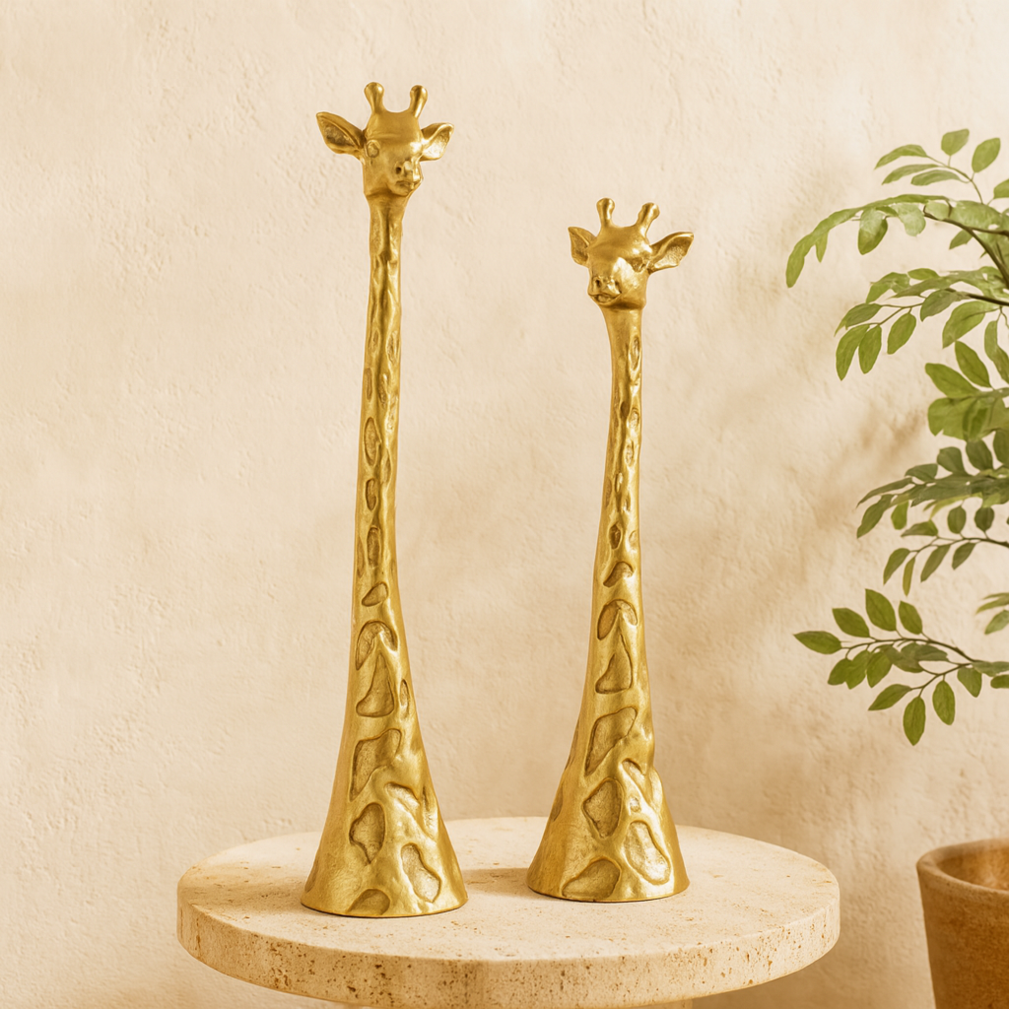 Set of 2 Giraffe Gold Aluminum Metal Decorative Sculpture