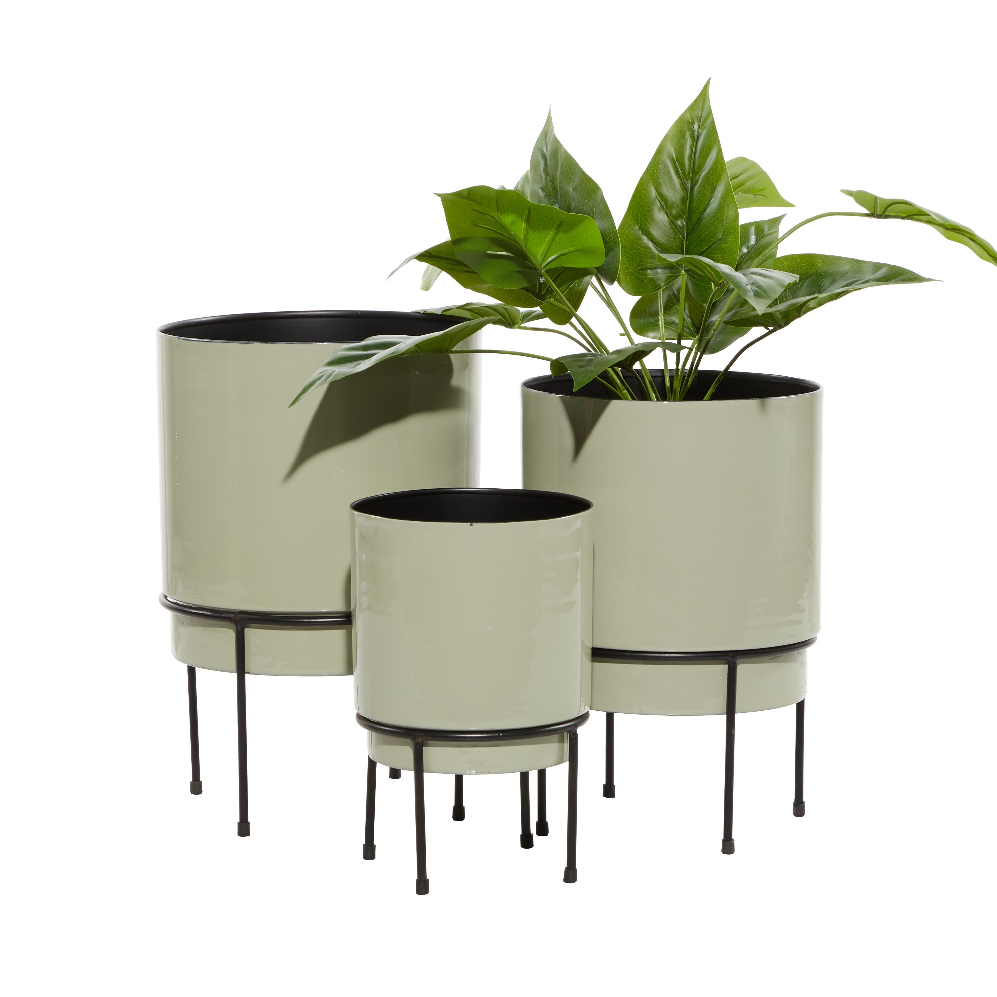 Set of 3 Metal Indoor Outdoor Planter with Removable Black Stand
