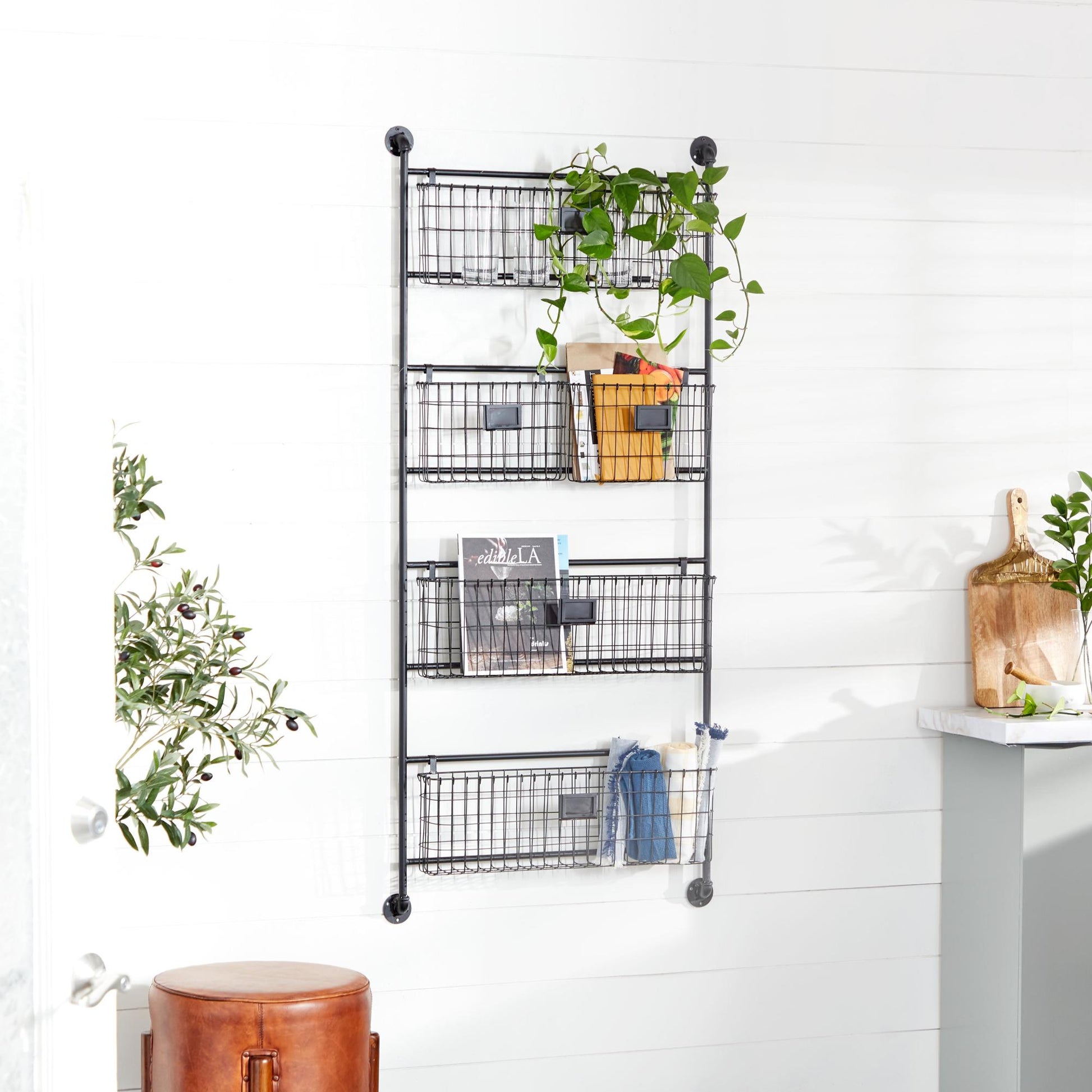 Black Metal Suspended Wire Basket 5 Slot Decorative Magazine Rack Holder with Label Slot