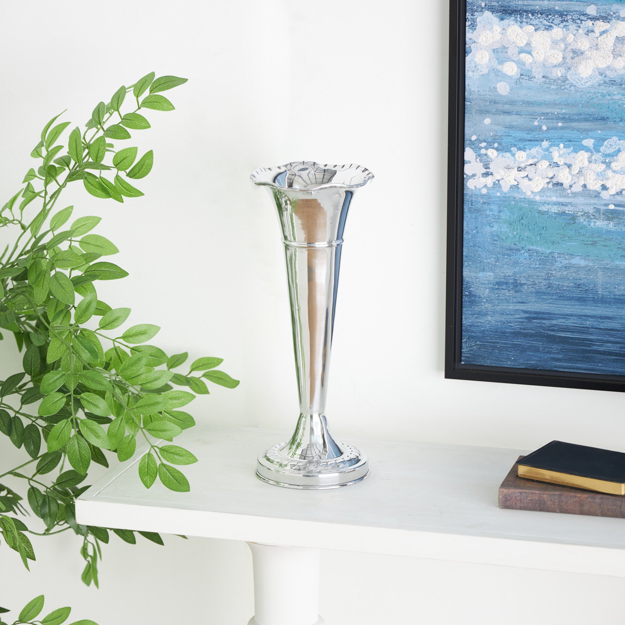 Silver Aluminum Metal Flute Shaped Decorative Vase