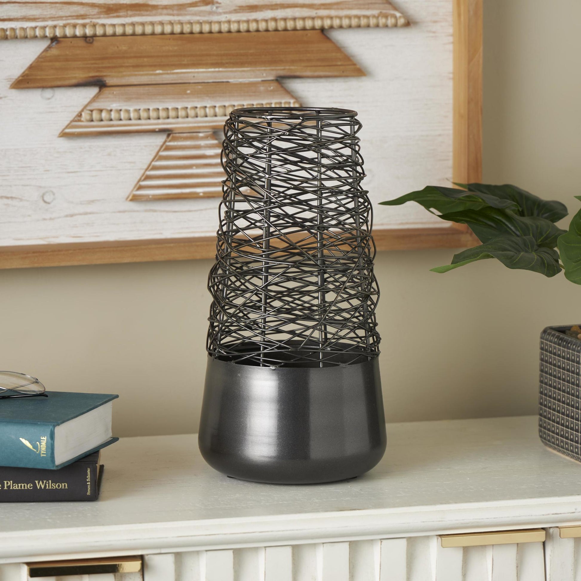 Abstract Black Metal Intertwined Wire Decorative Vase with Solid Matte Base