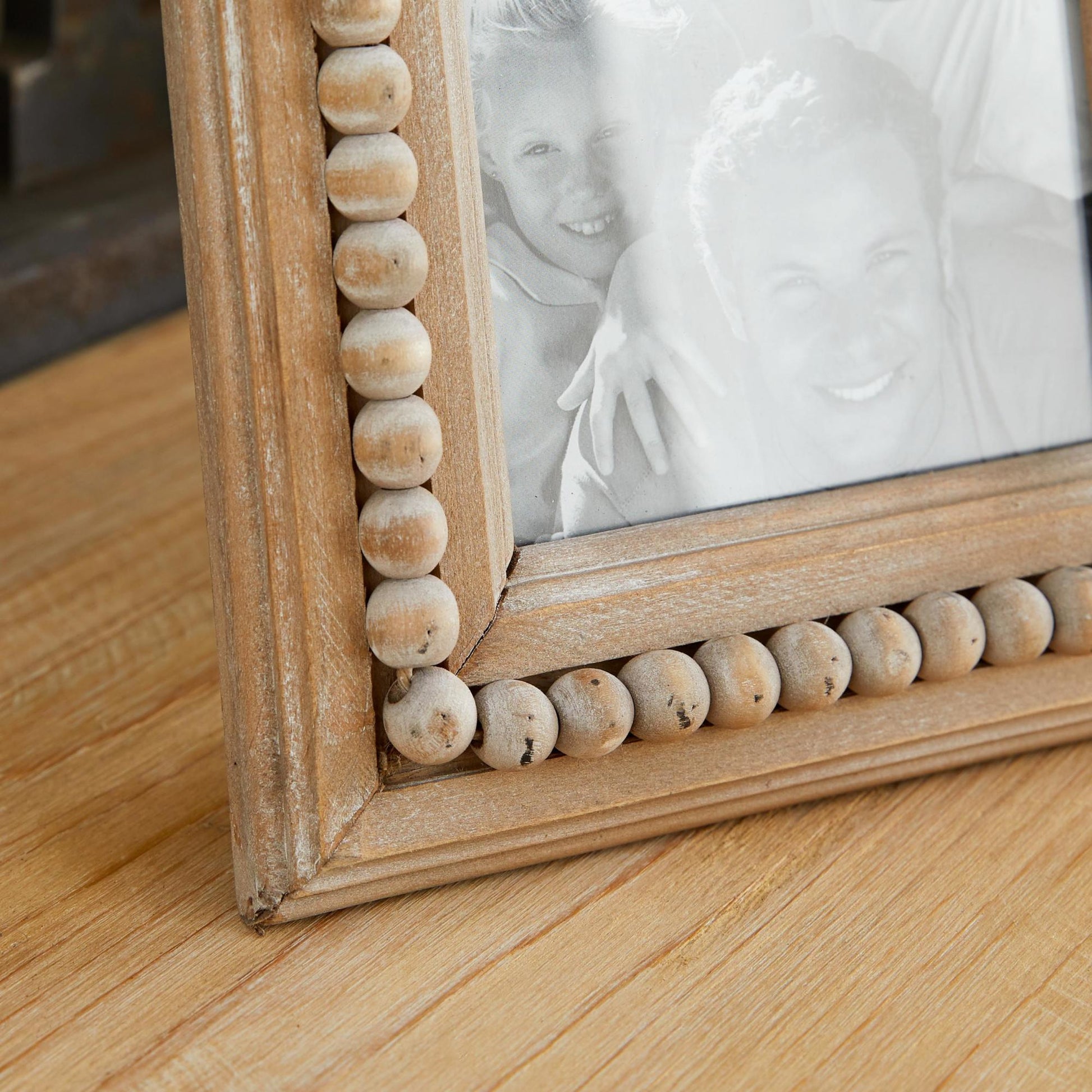 Light Brown Wood Beaded 1 Slot Ornate Photo Frame