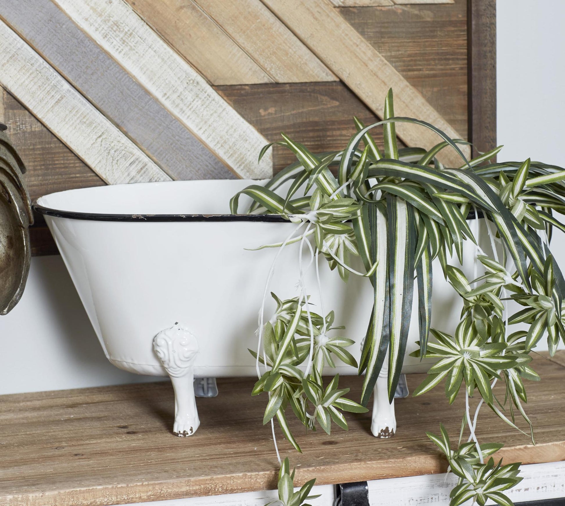 White Metal Bathtub Indoor Outdoor Planter with Scrolled Feet