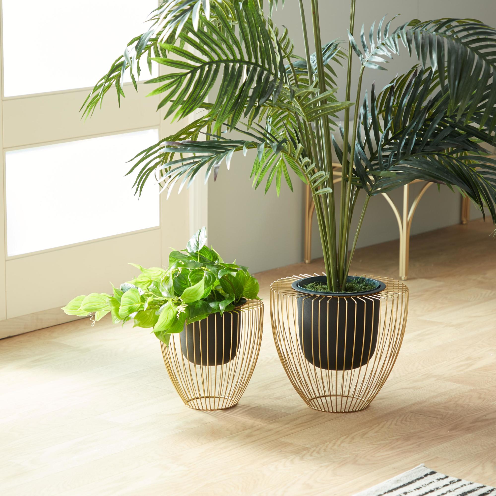 Set of 2 Black Metal Indoor Outdoor Planter with Removable Gold Wire Stand