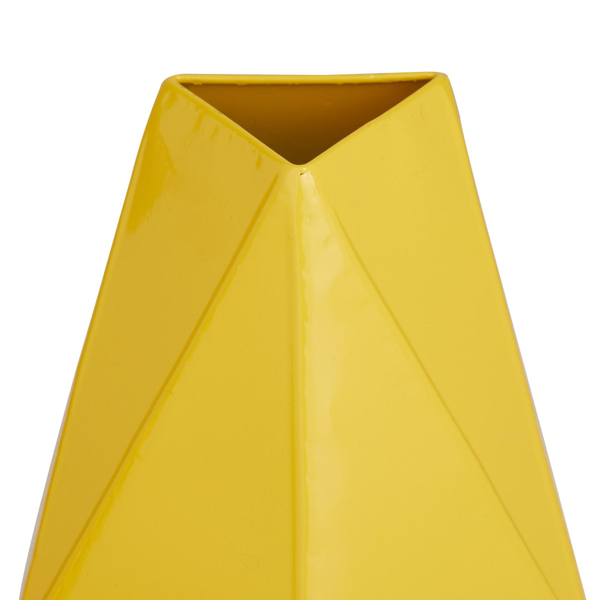 CosmoLiving by Cosmopolitan Set of 2 Geometric Metal Decorative Vase