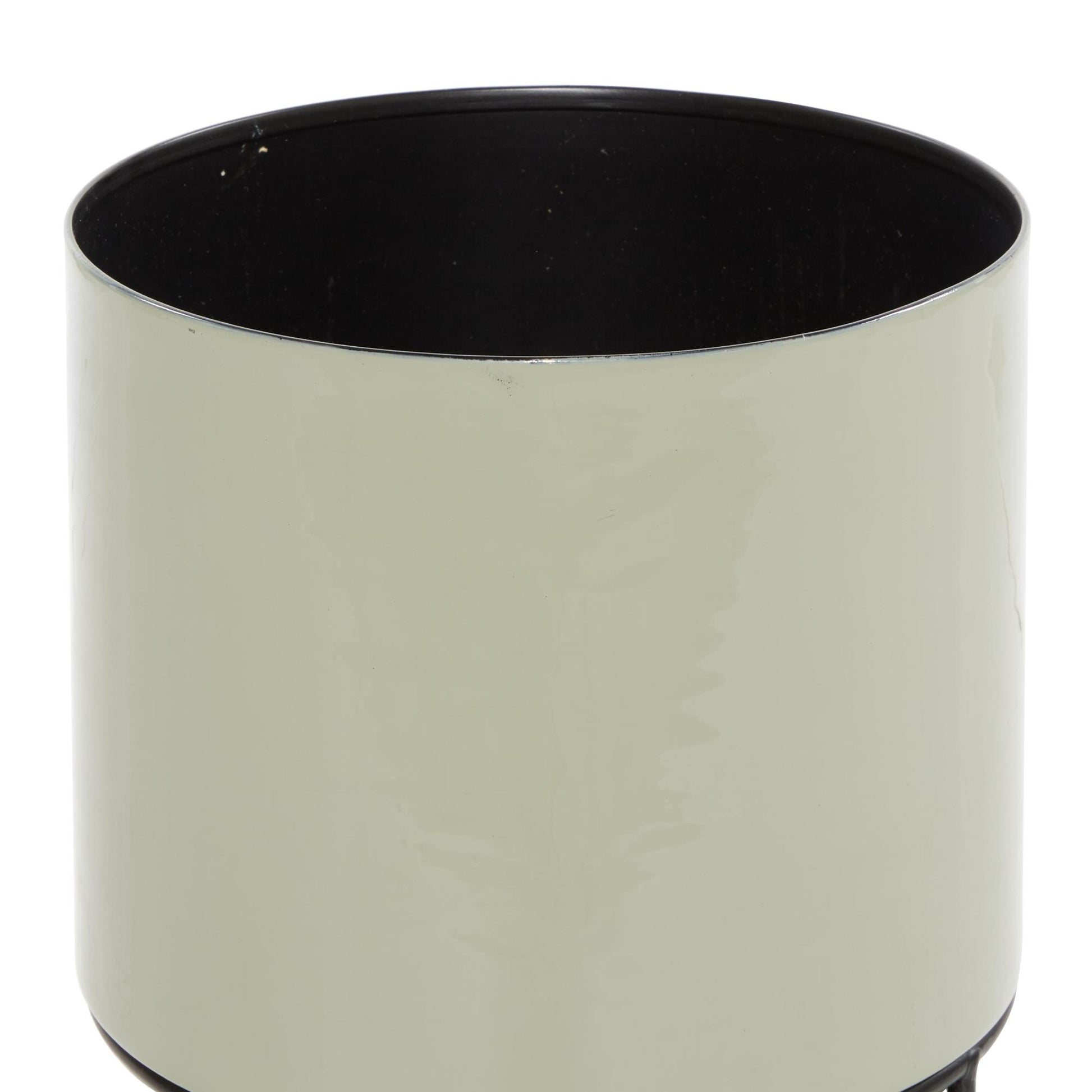 Set of 3 Metal Indoor Outdoor Planter with Removable Black Stand