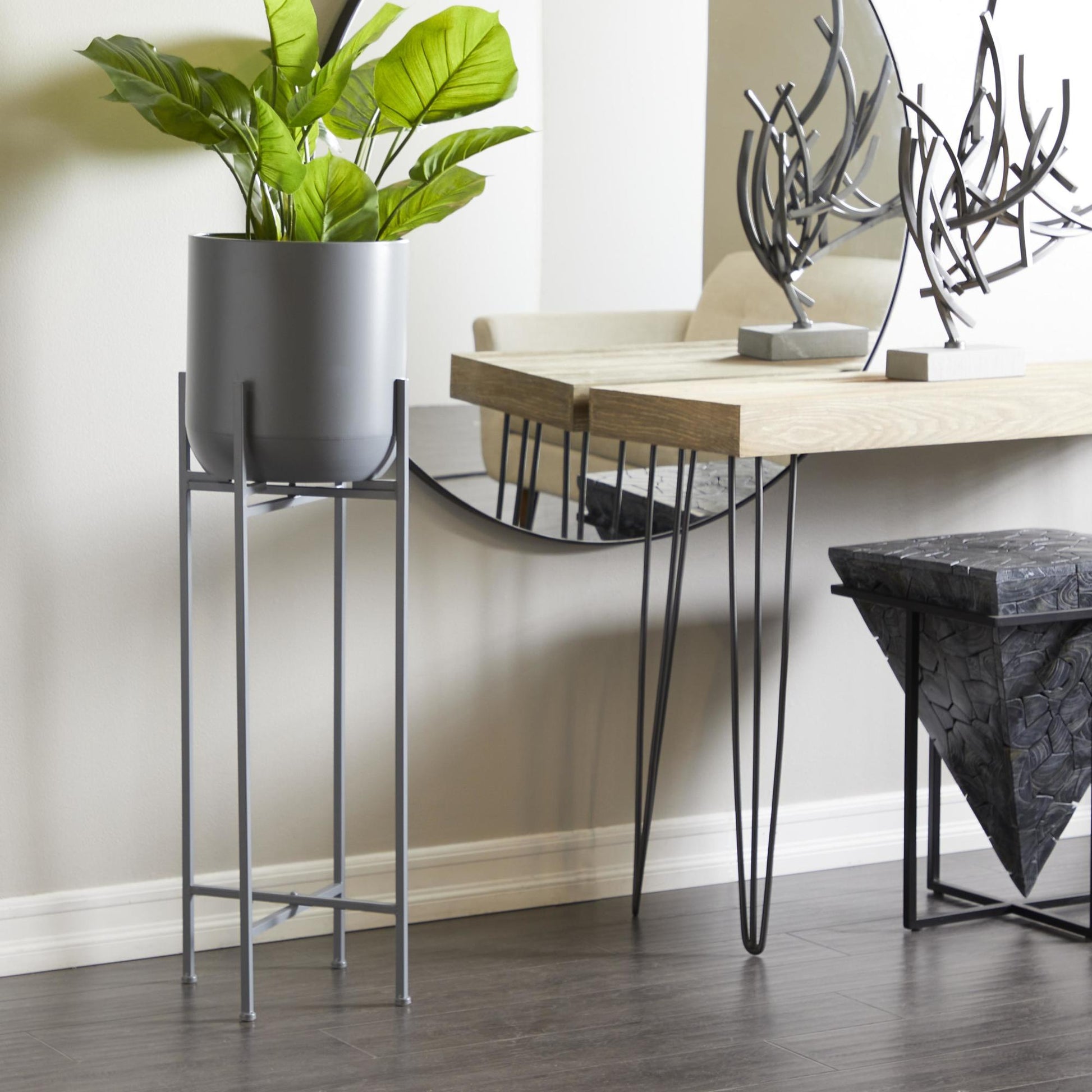 CosmoLiving by Cosmopolitan Metal Matte Dome Indoor Outdoor Planter with Removable Stand