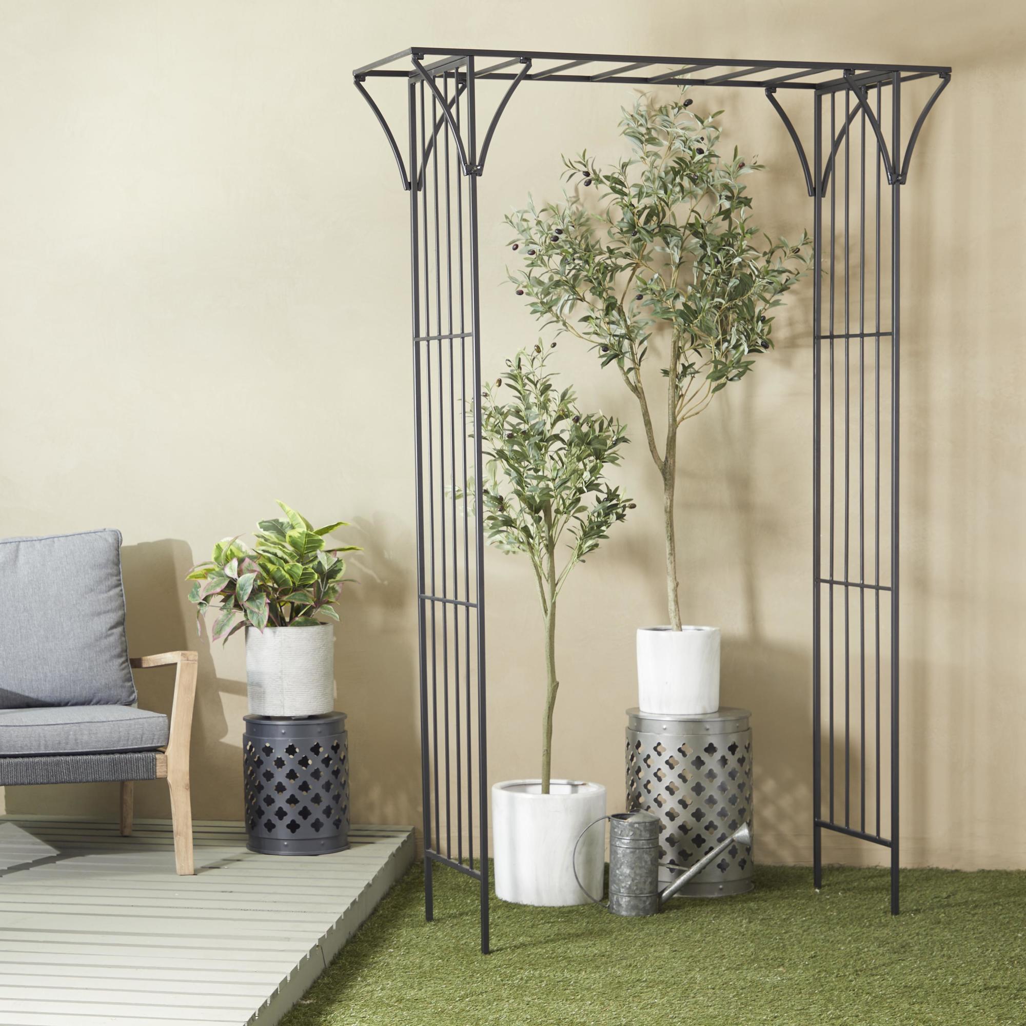 Black Metal Indoor Outdoor Indoor Outdoor Garden Arbor with Lattice Work Sides