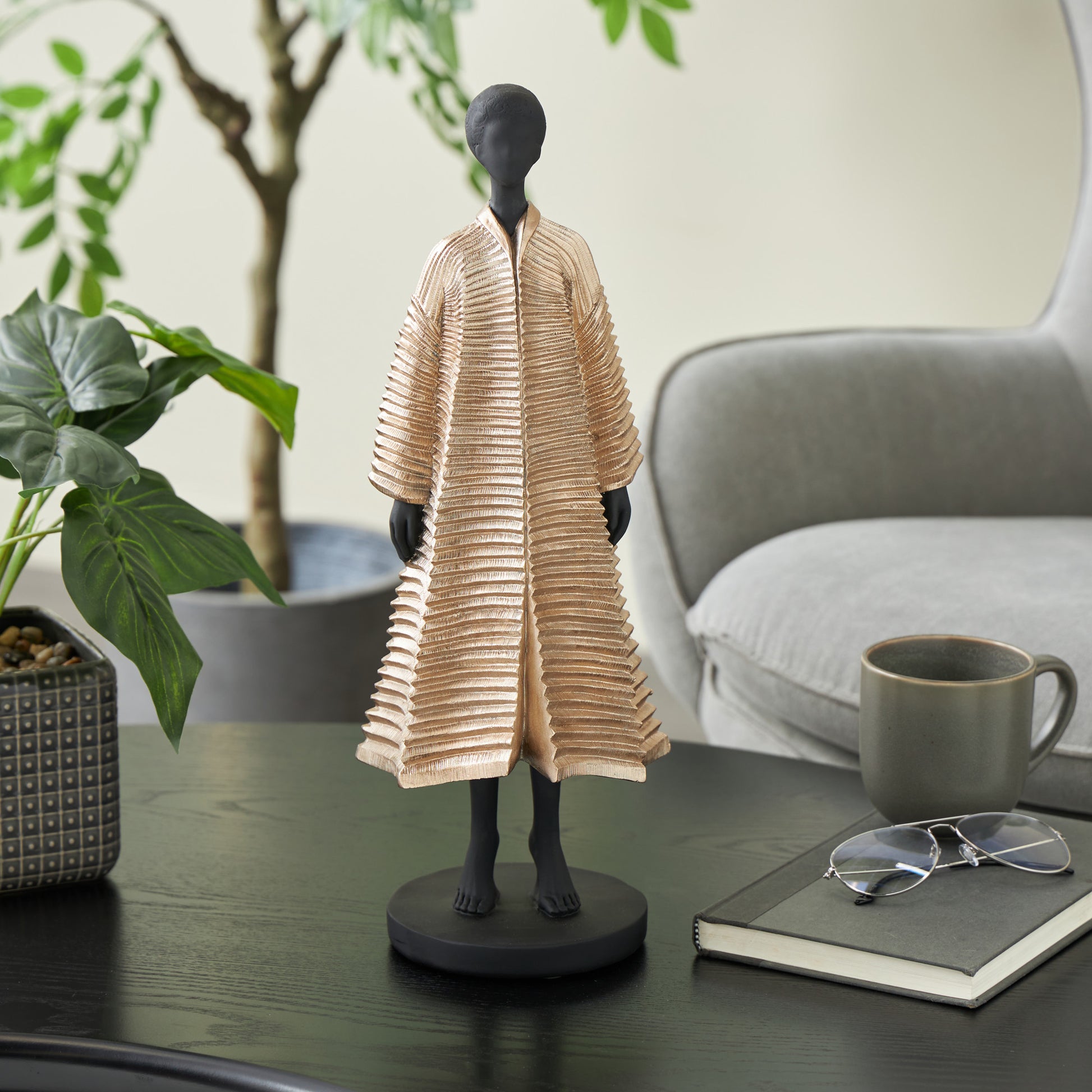 Woman Black Polyresin Decorative Sculpture with Ivory Attire