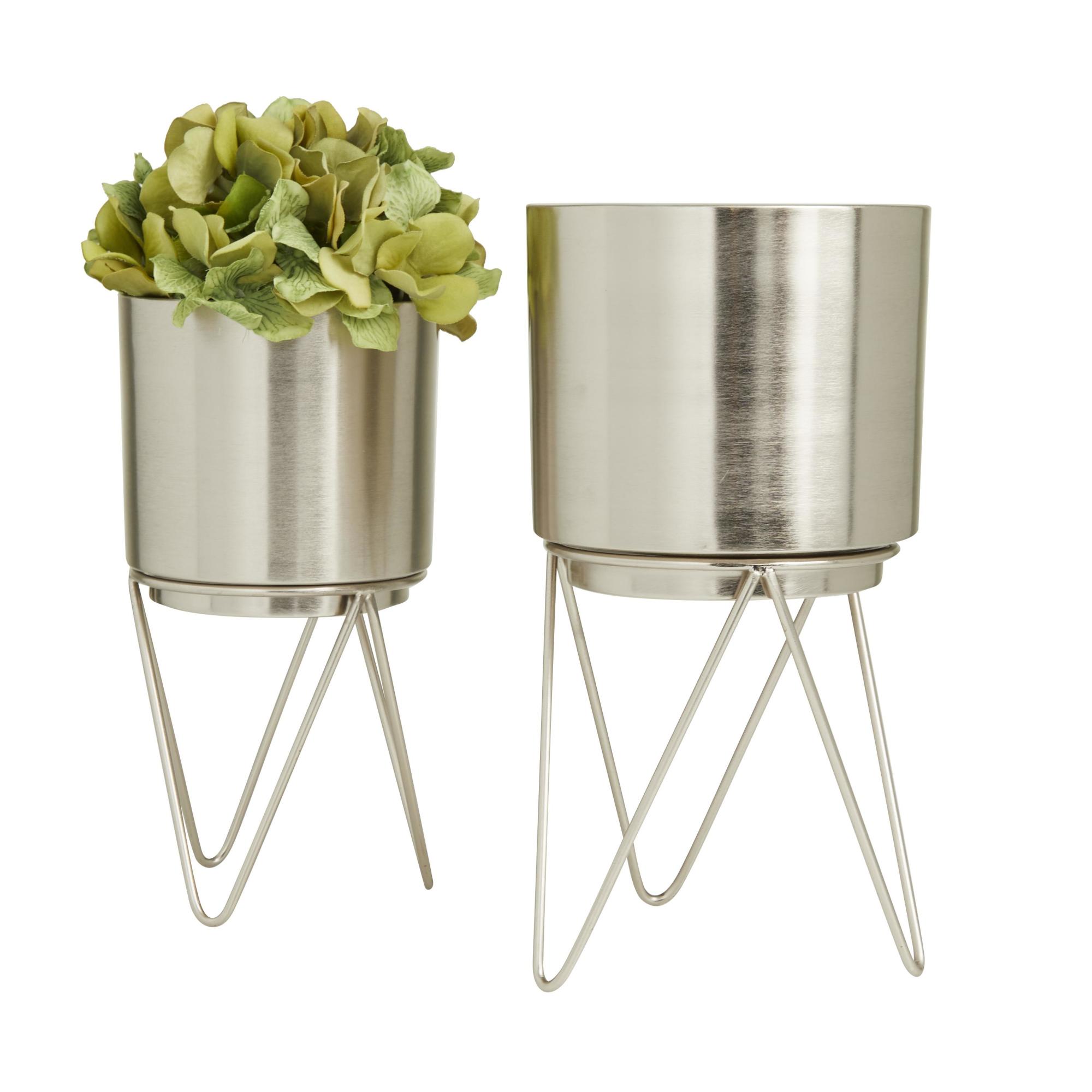 CosmoLiving by Cosmopolitan Set of 2 Silver Metal Indoor Outdoor Planter with Removable Stand
