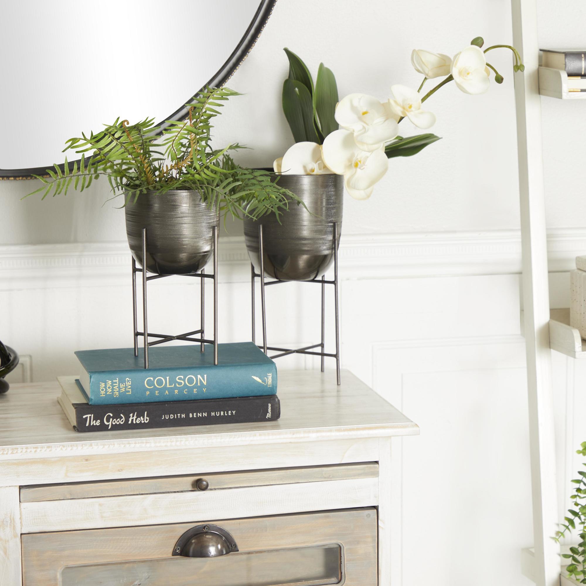 Set of 2 Metal Indoor Outdoor Planter with Removable Stand