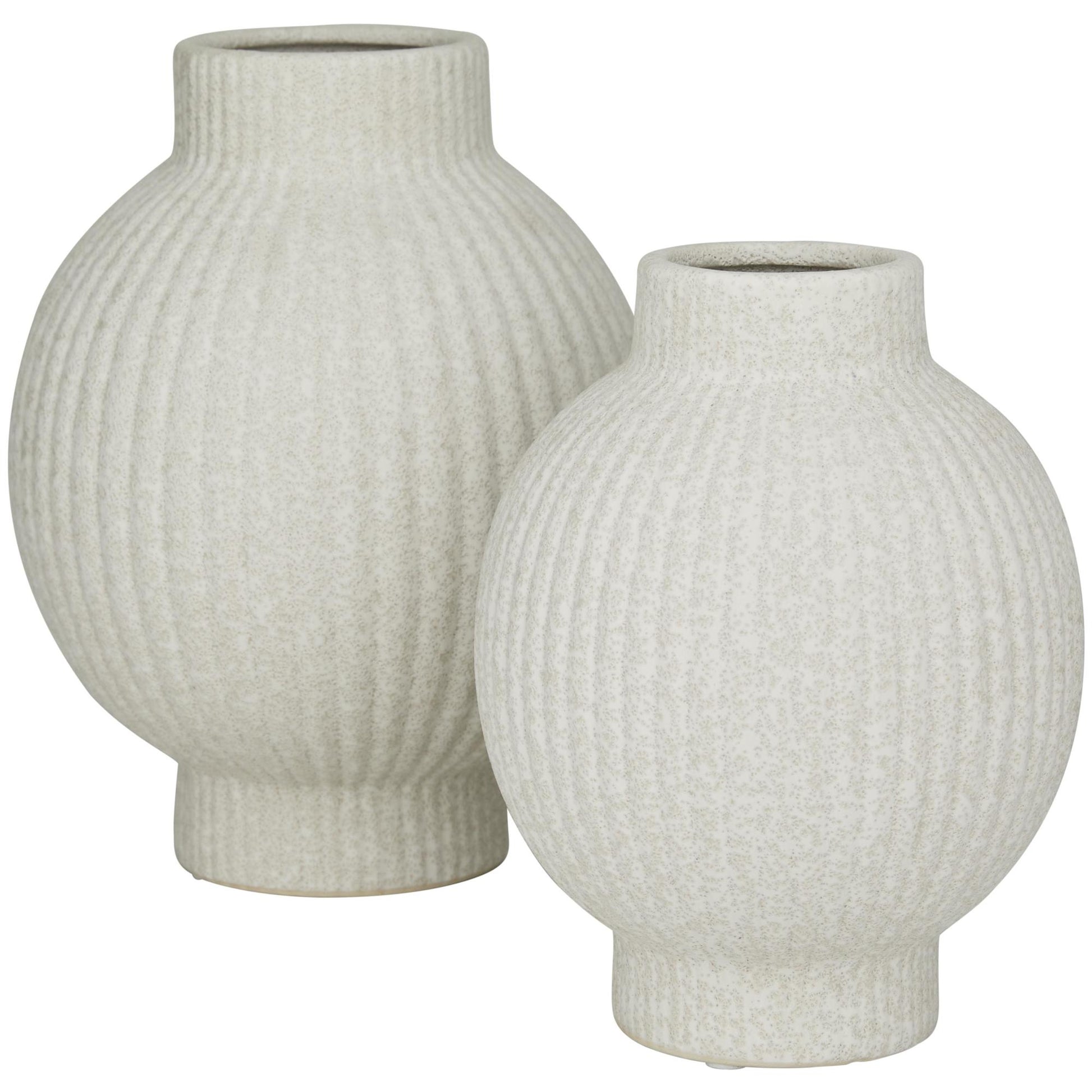 CosmoLiving by Cosmopolitan Set of 2 Ceramic Ribbed Decorative Vase