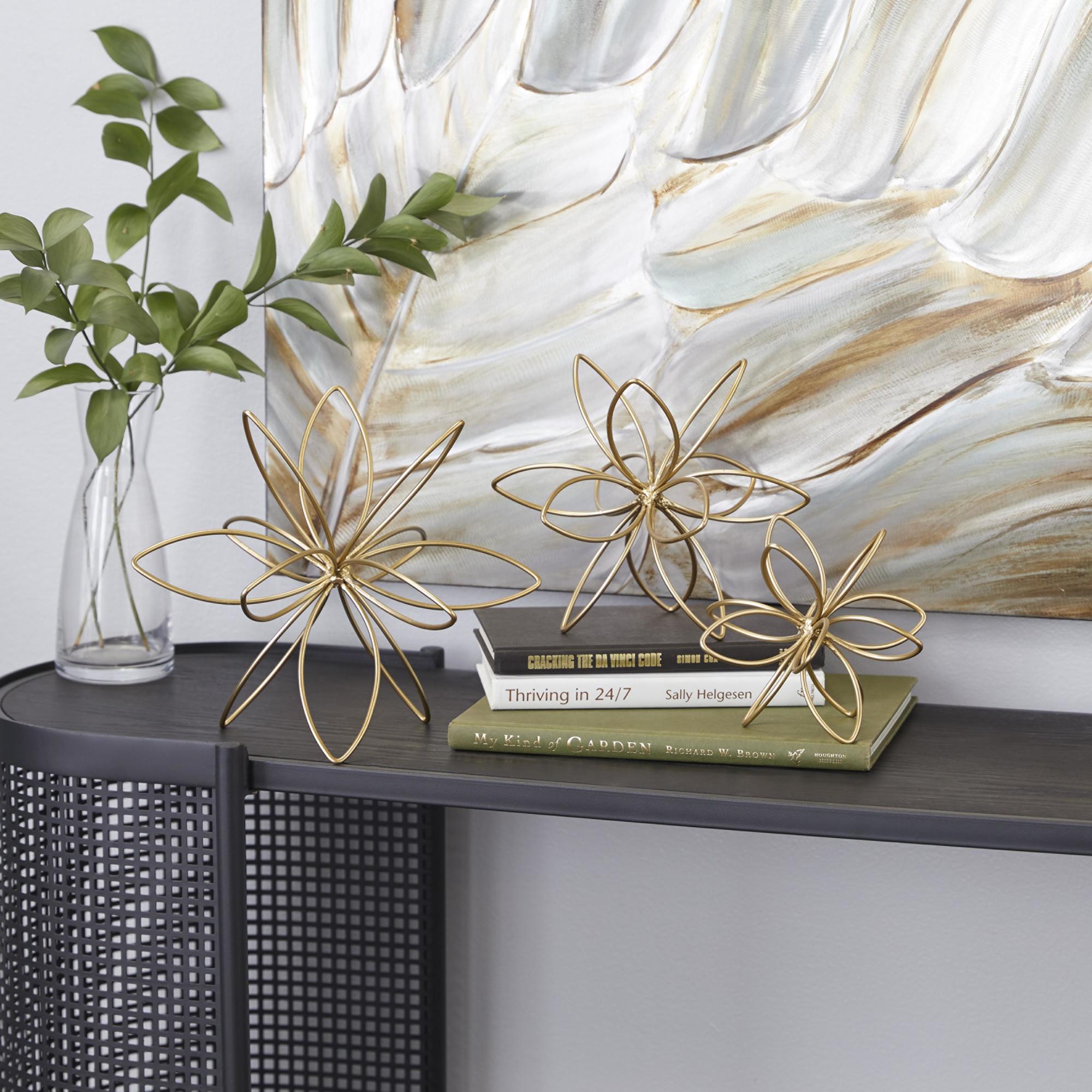 CosmoLiving by Cosmopolitan Set of 3 Floral Gold Metal Wire Decorative Sculpture
