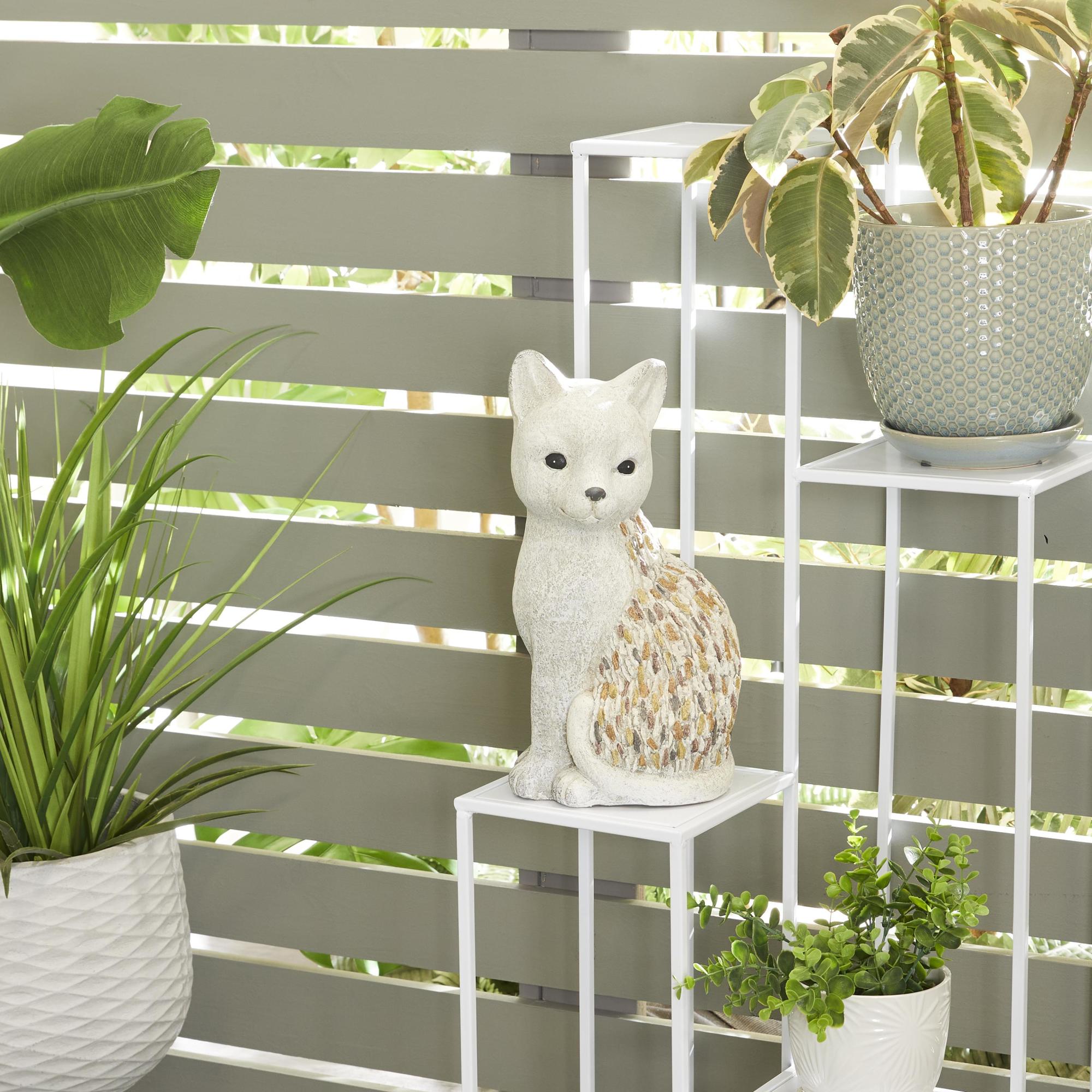 Cat White Polystone Indoor Outdoor Decorative Garden Sculpture