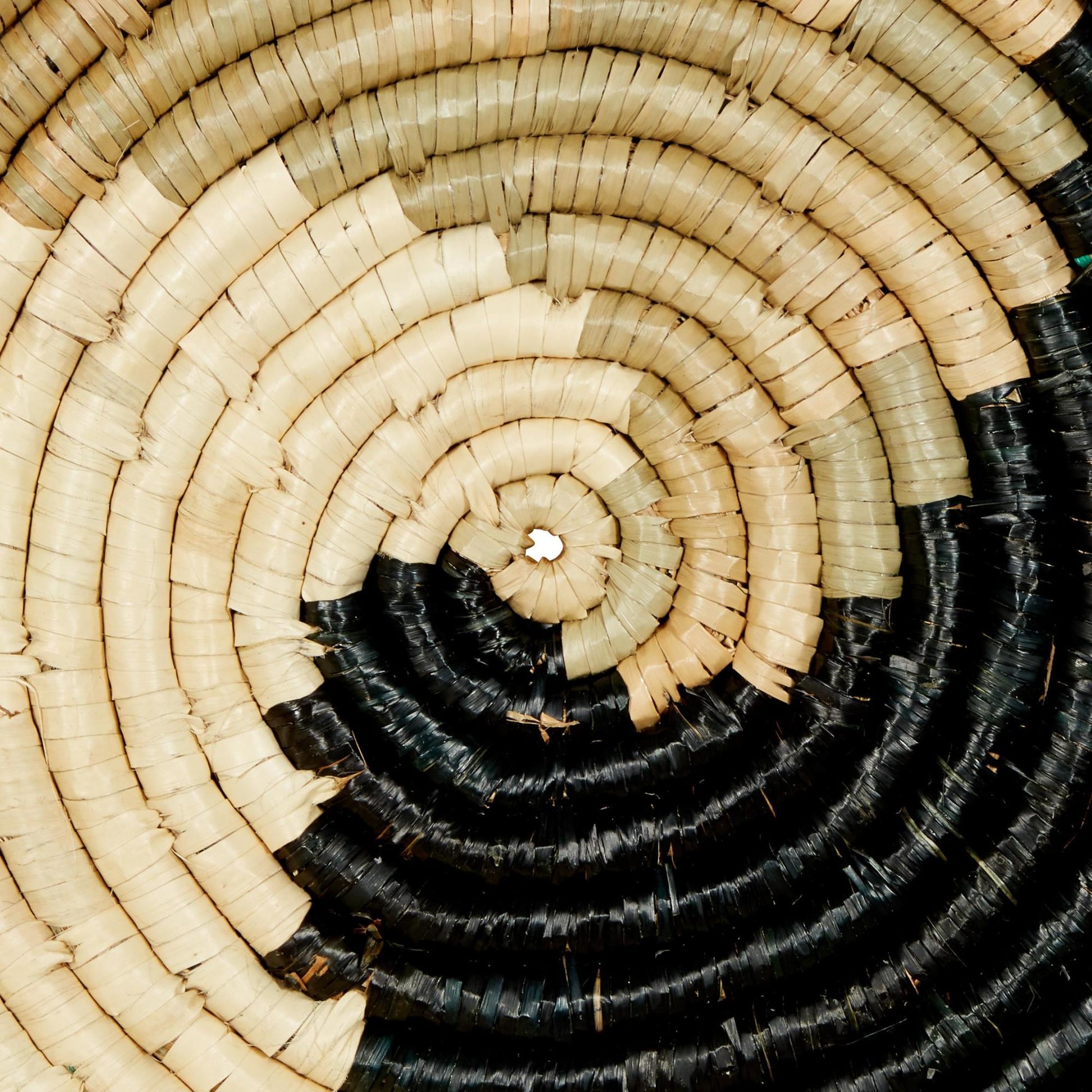 Set of 3 Plate Seagrass Handmade Spiral Basket Home Wall Decor Set of 3 20", 18", 15"H