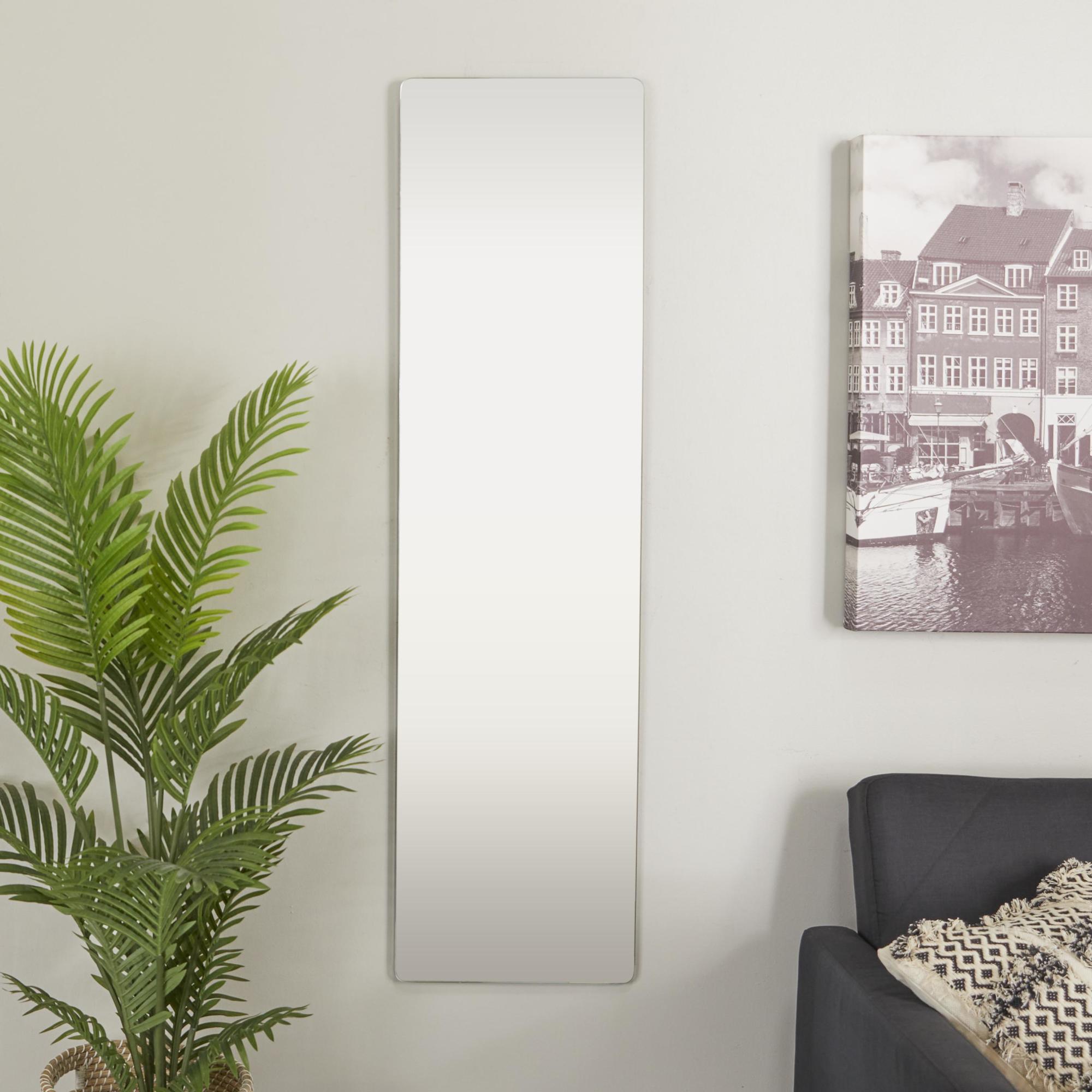CosmoLiving by Cosmopolitan Silver Metal Room Wall Mirror