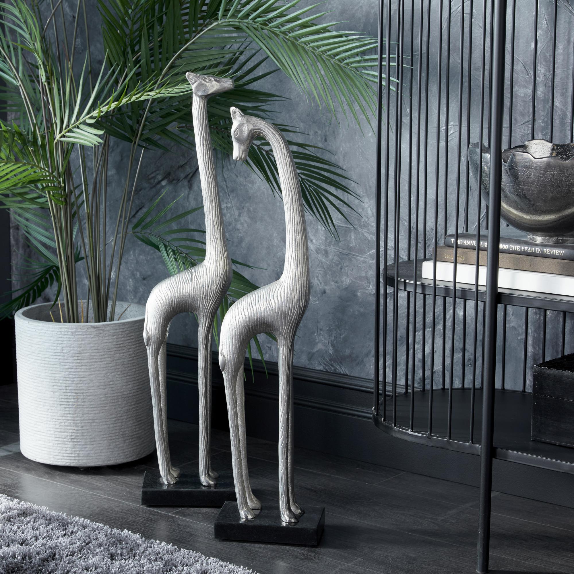 Set of 2 Giraffe Silver Aluminum Metal Decorative Sculpture