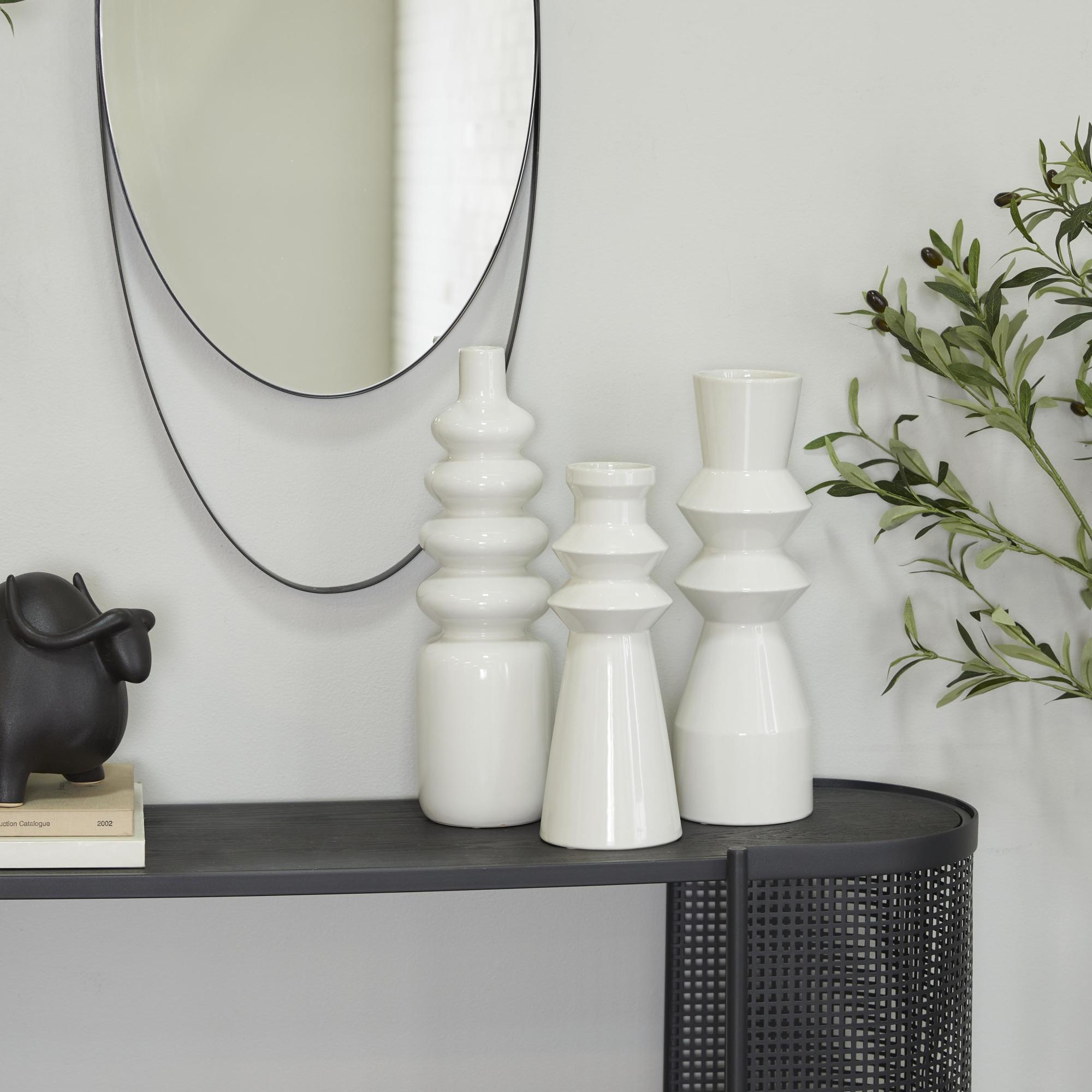 CosmoLiving by Cosmopolitan Set of 3 White Ceramic Decorative Vase with Bubble Texture Designs