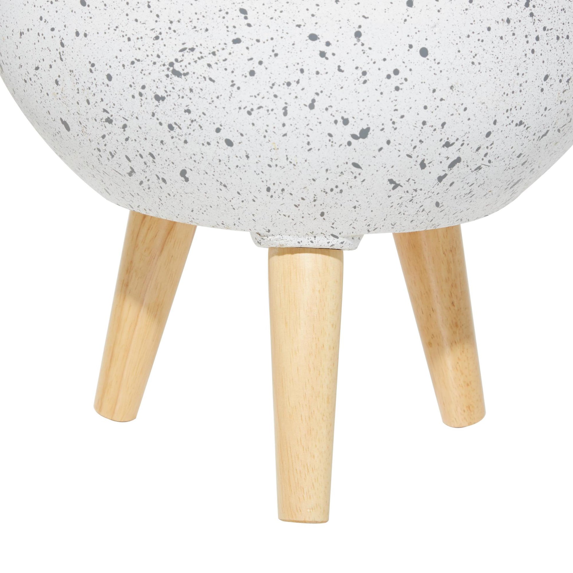 Set of 2 White Magnesium Oxide Indoor Outdoor Planter