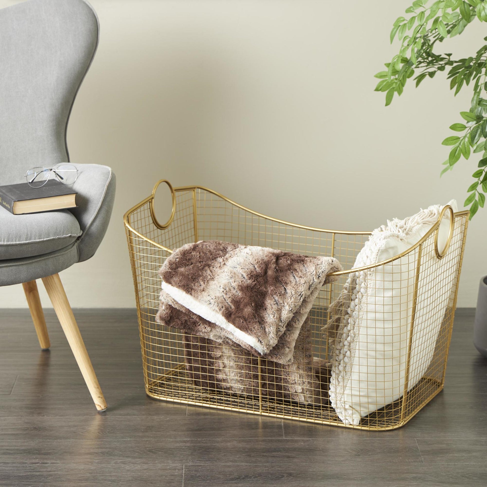 Geometric Metal Wire Grid Decorative and Functional Storage Basket with Curved Sides and Ring Handles