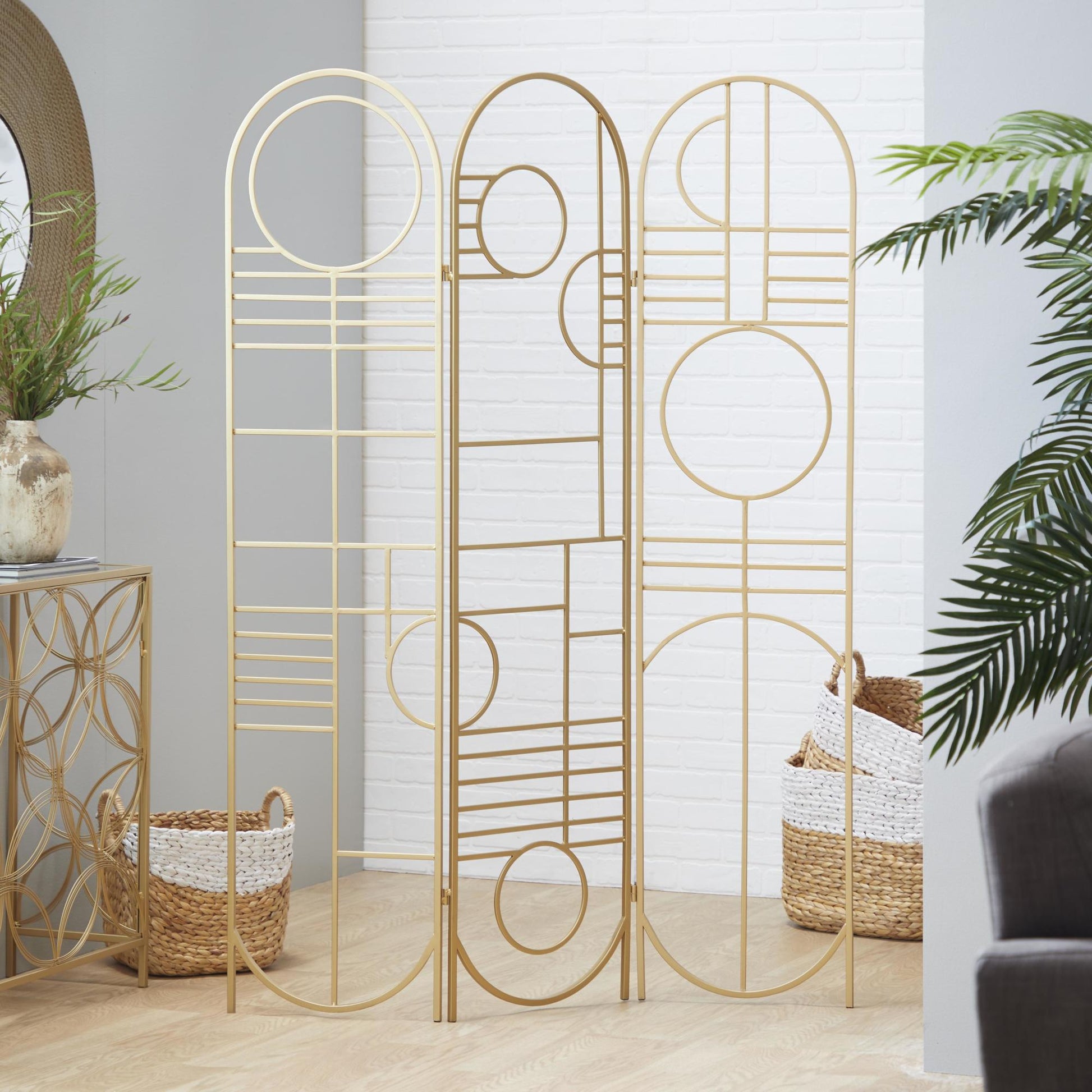 Geometric Gold Metal Hinged Foldable Arched Partition 3 Panel Partition Room Divider Screen