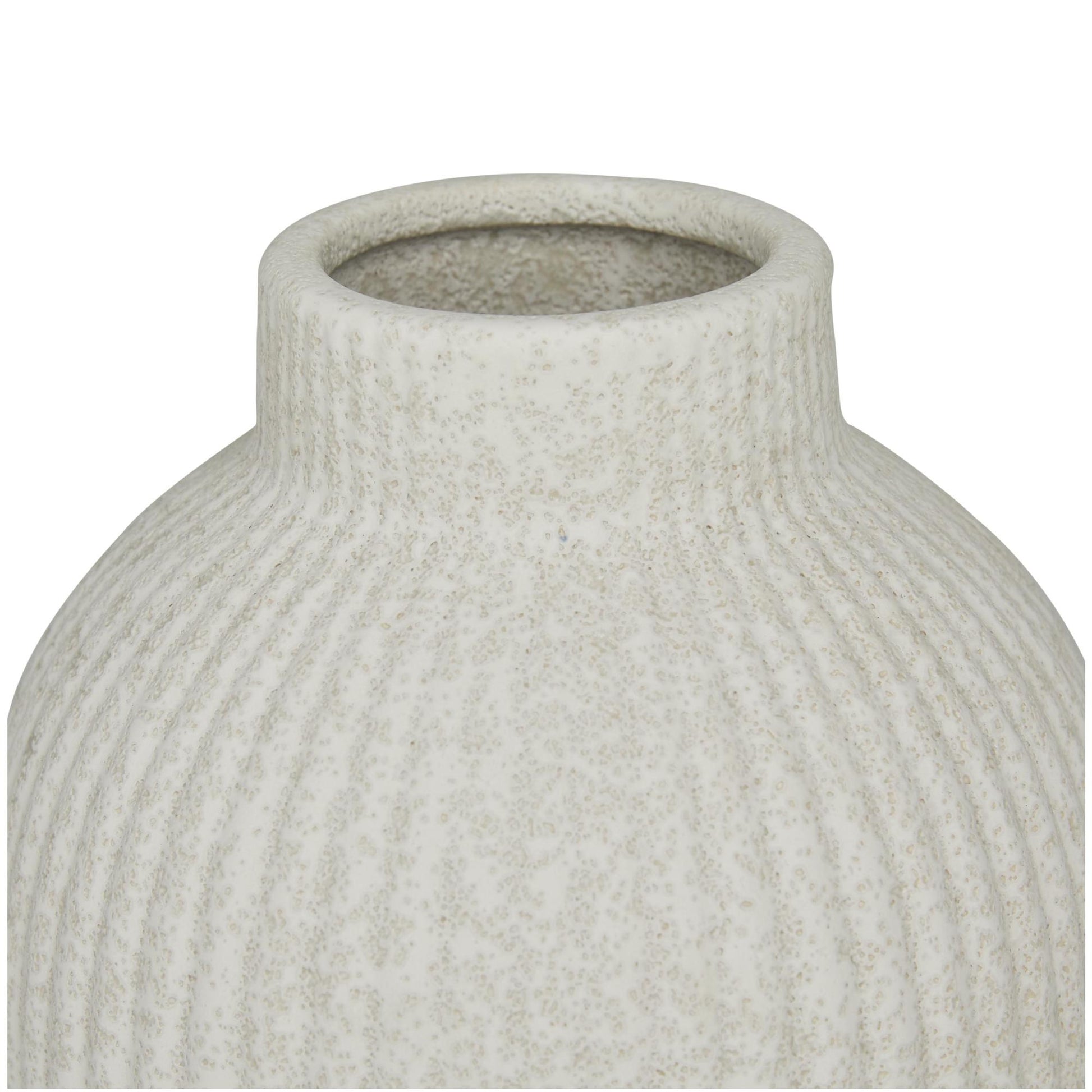 CosmoLiving by Cosmopolitan Set of 2 Ceramic Ribbed Decorative Vase