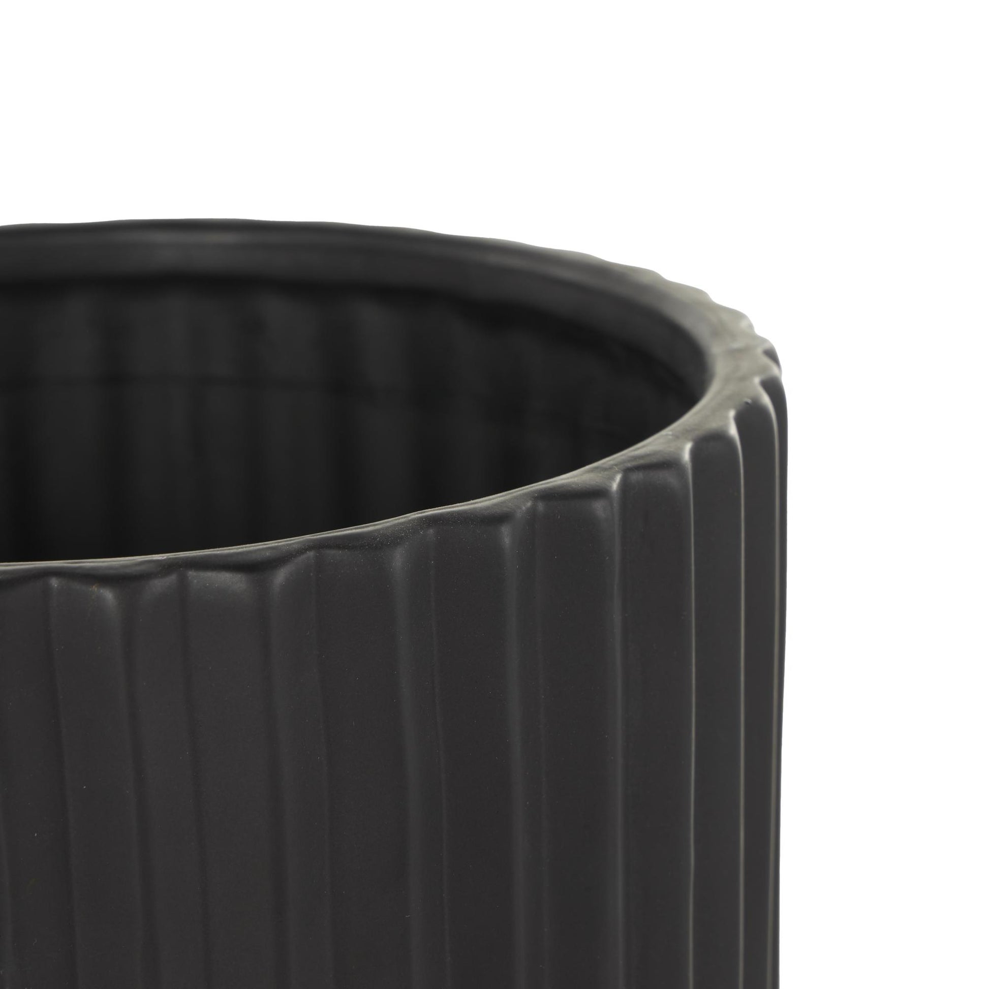 Set of 3 Ceramic Ribbed Indoor Outdoor Planter with Attached Saucer